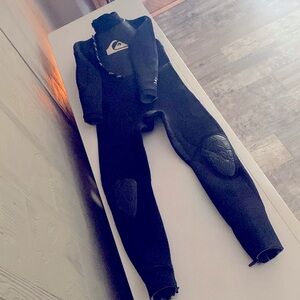 Quicksilver Young kids 3/2 thick warm wetsuit grey black